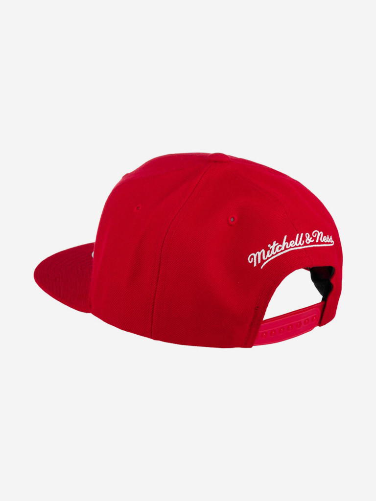 Бейсболка с прямым козырьком MITCHELL NESS HHSS3256-CBUYYPPPRED1 Chicago Bulls NBA