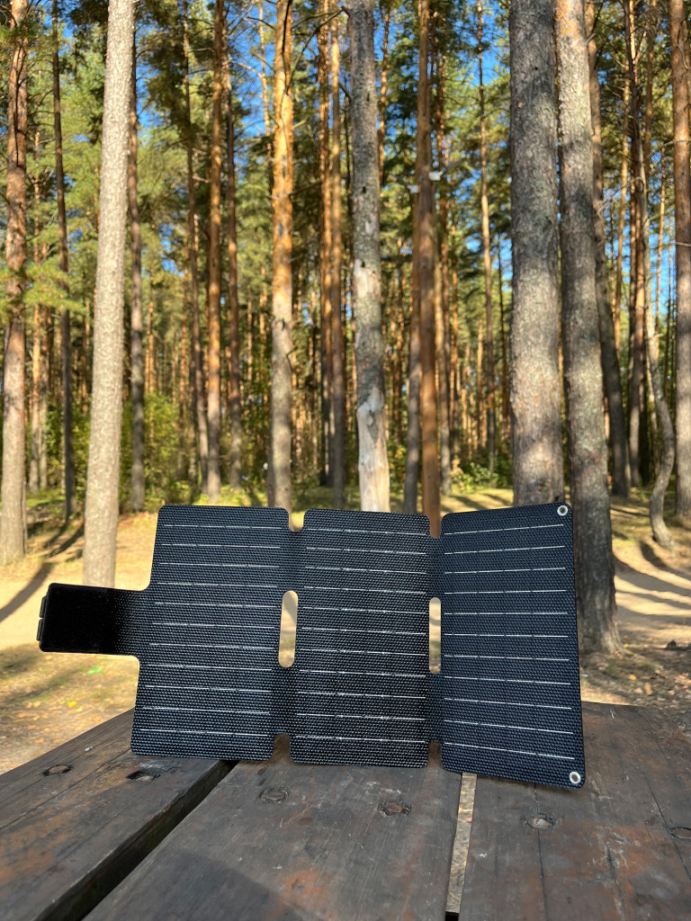 Портативная солнечная батарея GiantSolar S для зарядки телефона 10W 5v