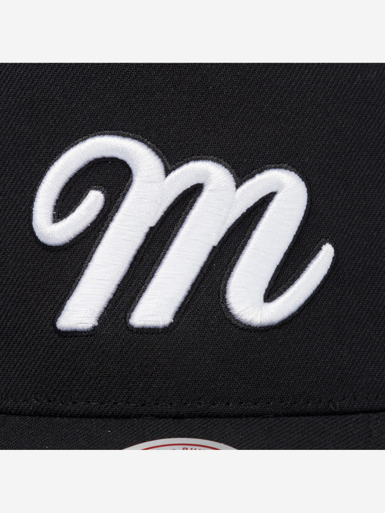 Бейсболка с сеточкой MITCHELL NESS HT8114-MNNBLCK (черный)