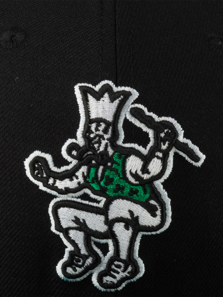 Бейсболка с прямым козырьком MITCHELL NESS 6HSFSH22051-BCEBLCK Boston Celtics NBA (черный)