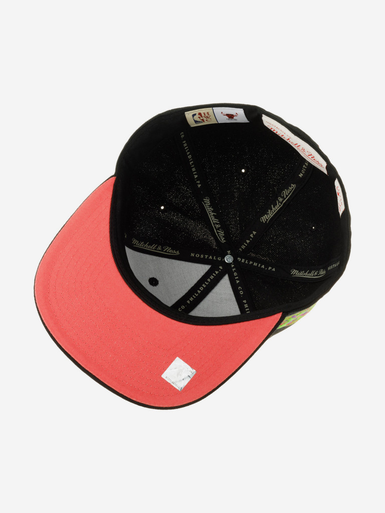Бейсболка с прямым козырьком MITCHELL NESS 6HSFSH21324-CBUBLCK Chicago Bulls NBA (черный)