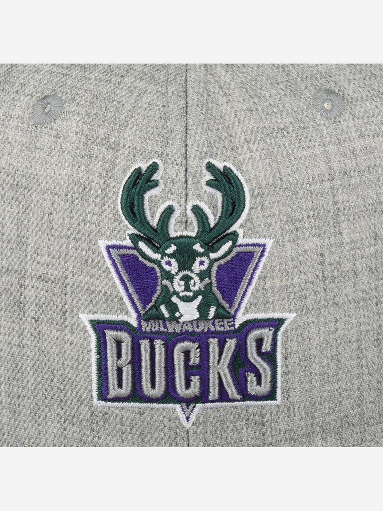Бейсболка с прямым козырьком MITCHELL NESS HHSS3274-MBUYYPPPGYHT Milwaukee Bucks NBA
