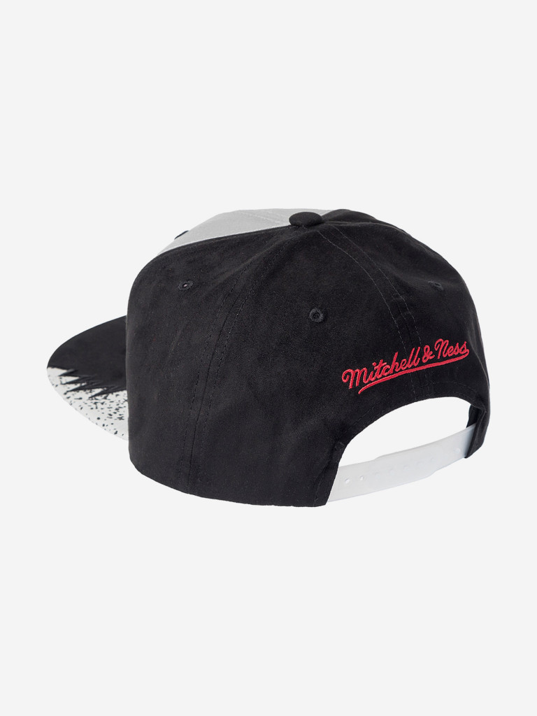 Бейсболка с прямым козырьком MITCHELL NESS HHSS1102-CBUYYPPPGYBK Chicago Bulls NBA