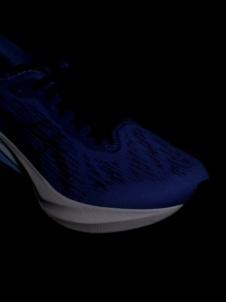Кроссовки мужские ASICS Novablast 3