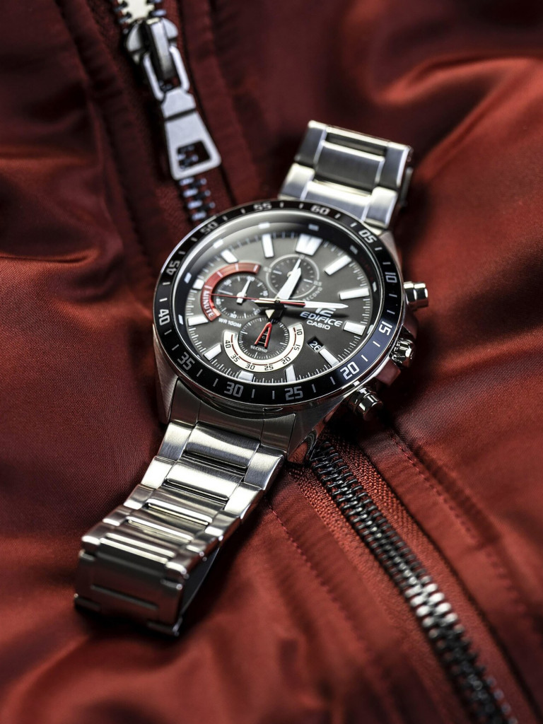 Спортивные часы CASIO EDIFICE EFV-620D-1A4VUEF