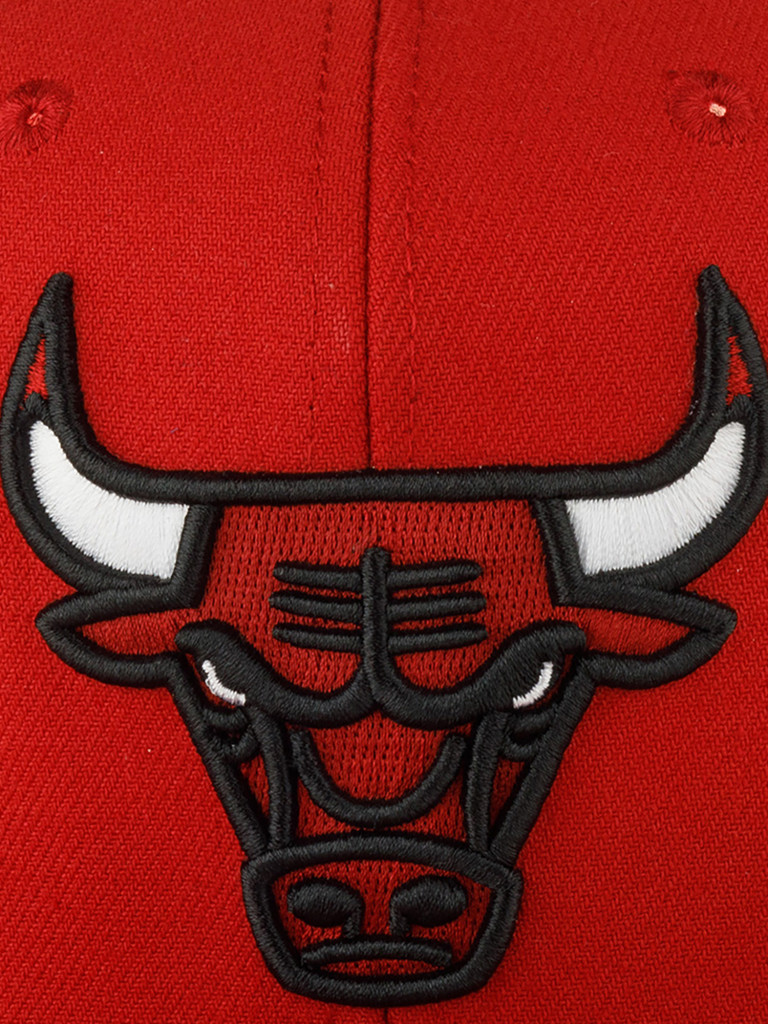 Бейсболка с прямым козырьком MITCHELL NESS HHSS5341-CBUYYPPPRED1 Chicago Bulls NBA (красный)