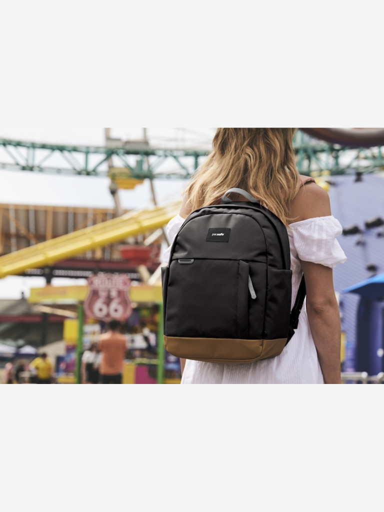 Рюкзак антивор Pacsafe GO 15, черная смола, 15 л.