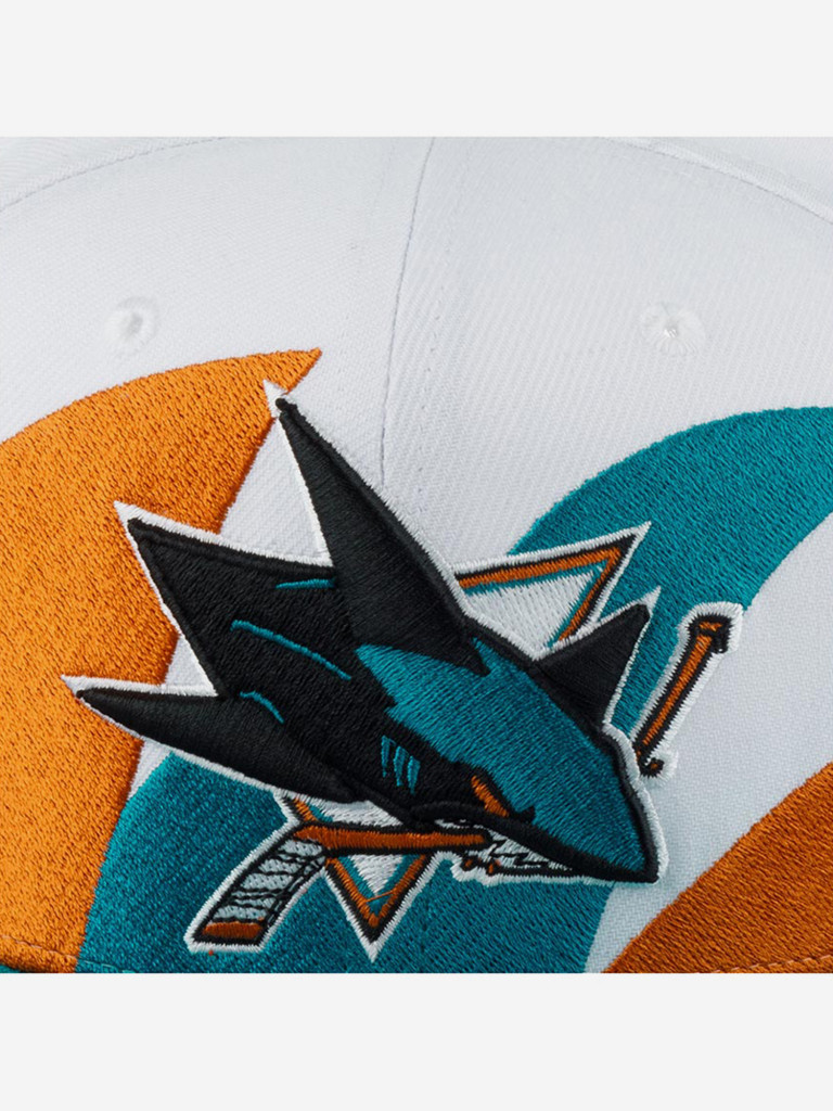 Бейсболка с прямым козырьком MITCHELL NESS 6HSSSH22088-SJSWHIT San Jose Sharks NHL