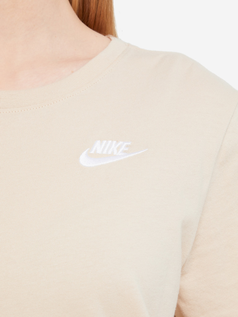 Футболка женская Nike Club Essentials