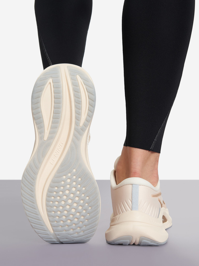 Кроссовки женские Li-Ning Yueying 4