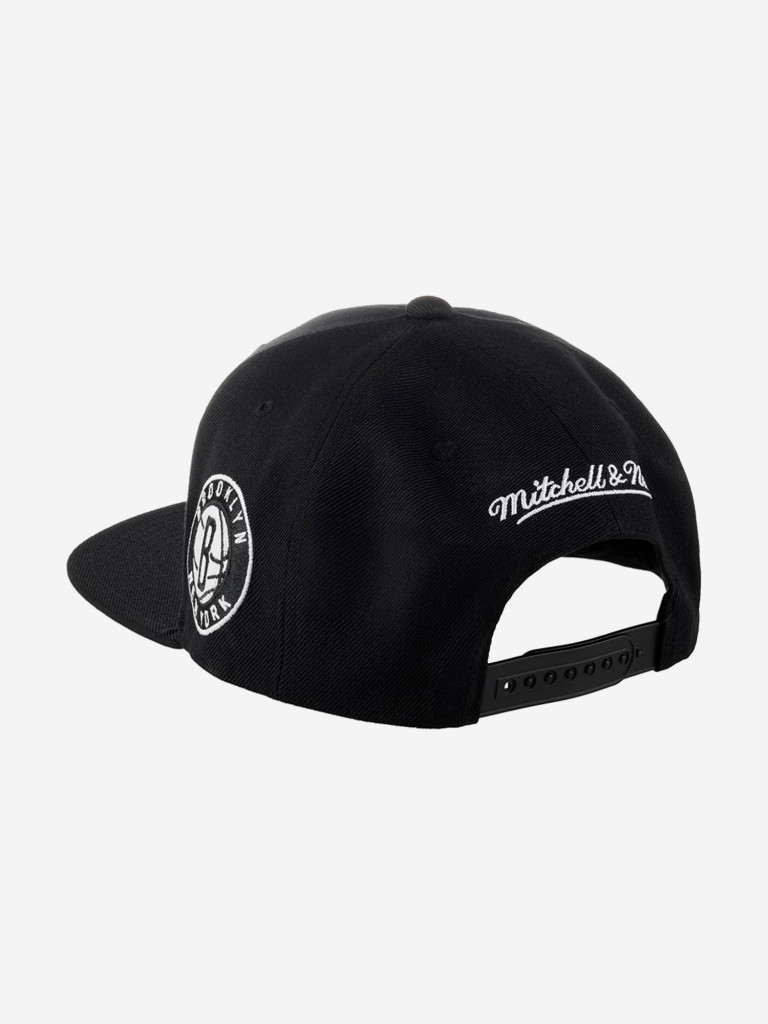 Бейсболка с прямым козырьком MITCHELL NESS HHSS3280-BNEYYPPPBLCK Brooklyn Nets NBA (черный)