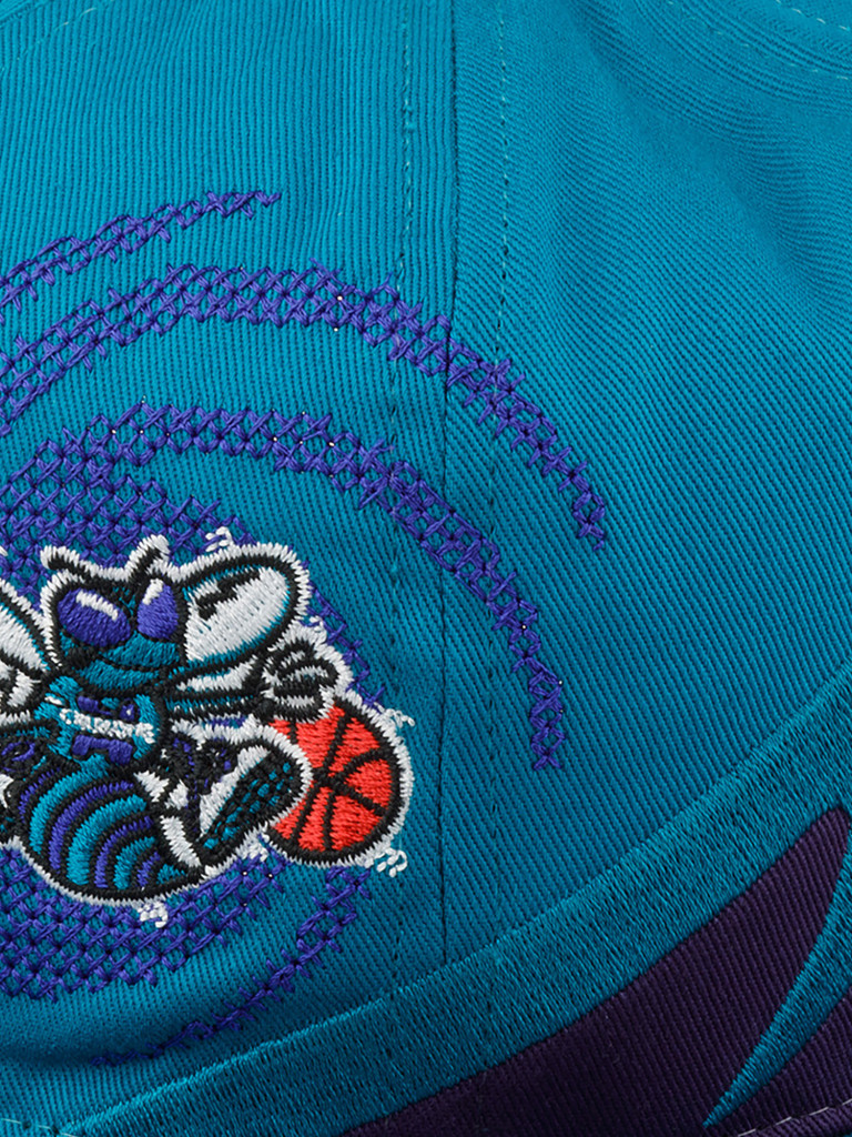 Бейсболка с прямым козырьком MITCHELL NESS HMUS4319-CHOYYPPPTEAL Charlotte Hornets NBA (голубой)
