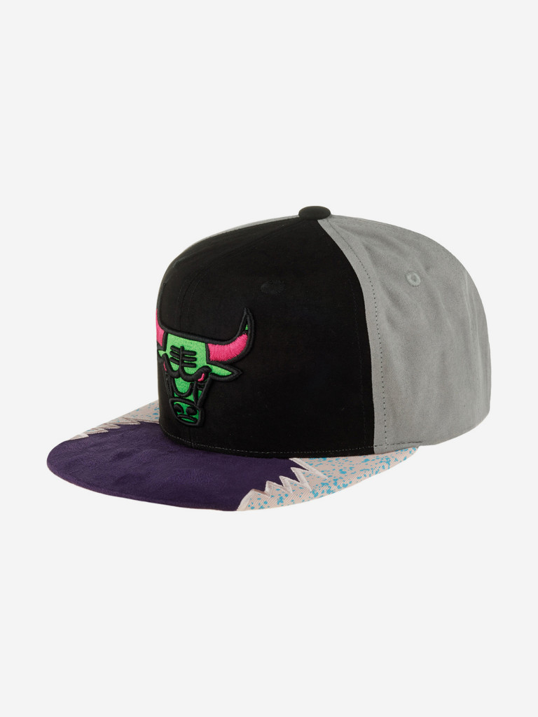 Бейсболка с прямым козырьком MITCHELL NESS HHSS1102-CBUYYPPPGYBK Chicago Bulls NBA (серый)