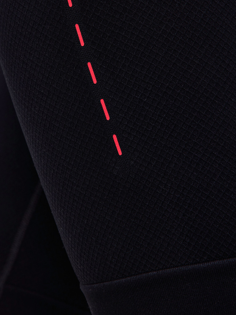 Женские спортивные шорты FALKE