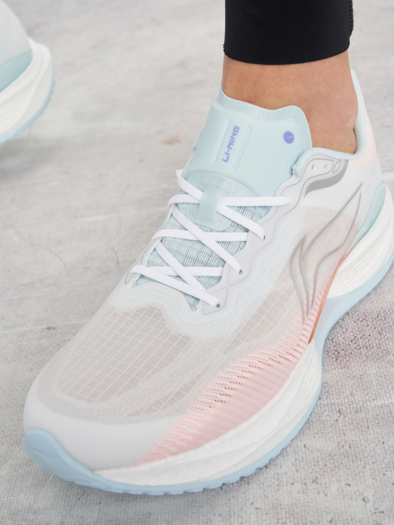 Кроссовки женские Li-Ning Superlight 22