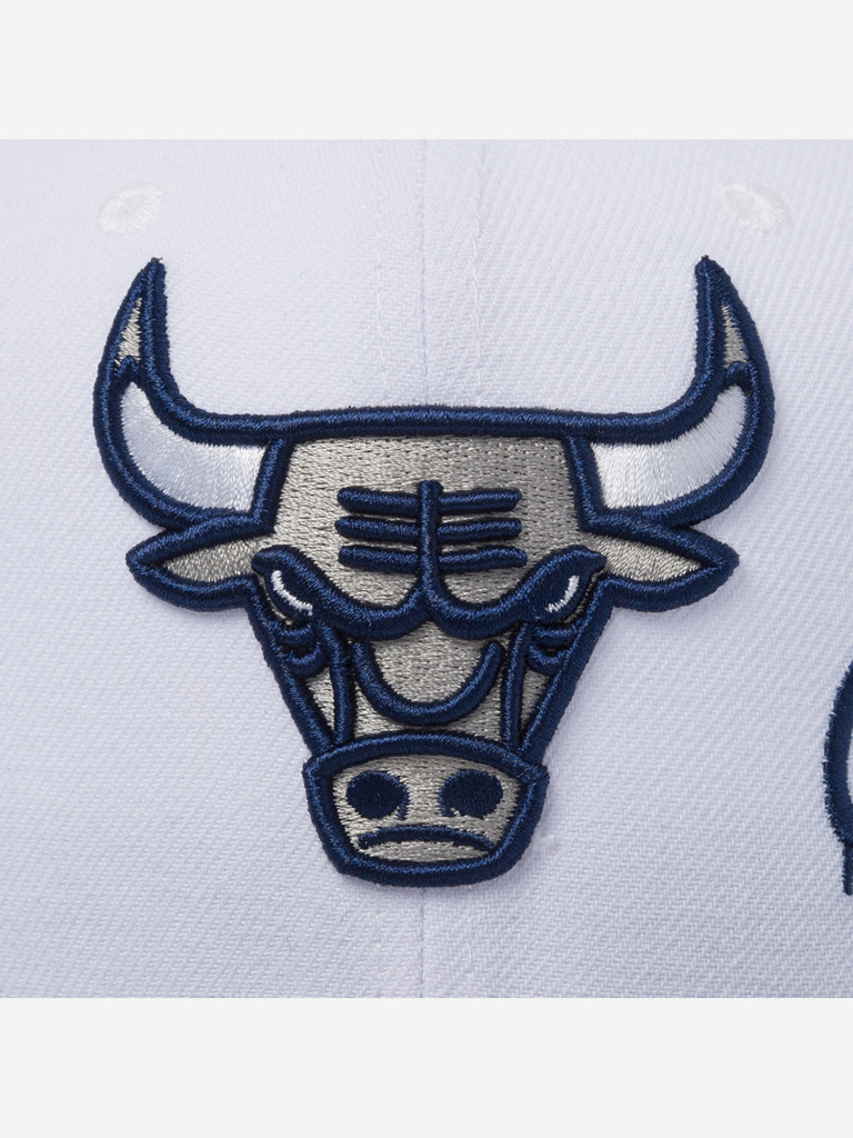 Бейсболка MITCHELL NESS HP13830-CBUWHIT Chicago Bulls NBA