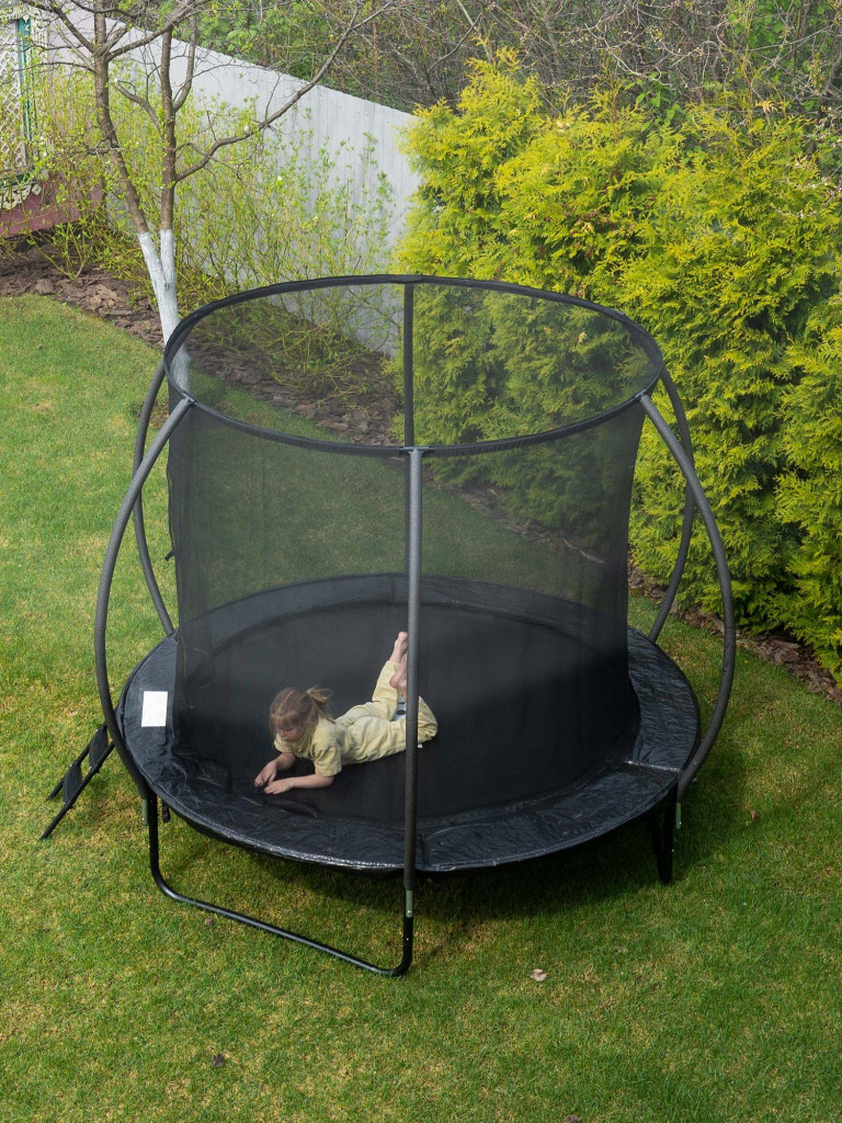 Батут уличный 250 см с защитной сеткой