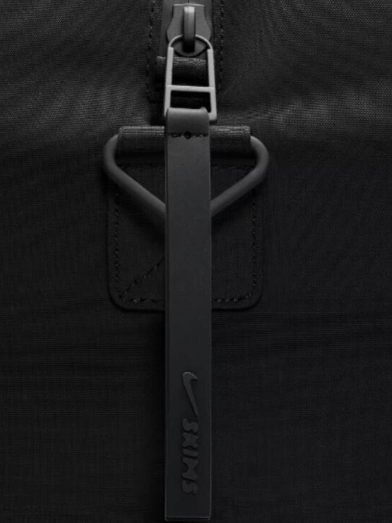 Спортивная сумка Nike SKIMS Puffer