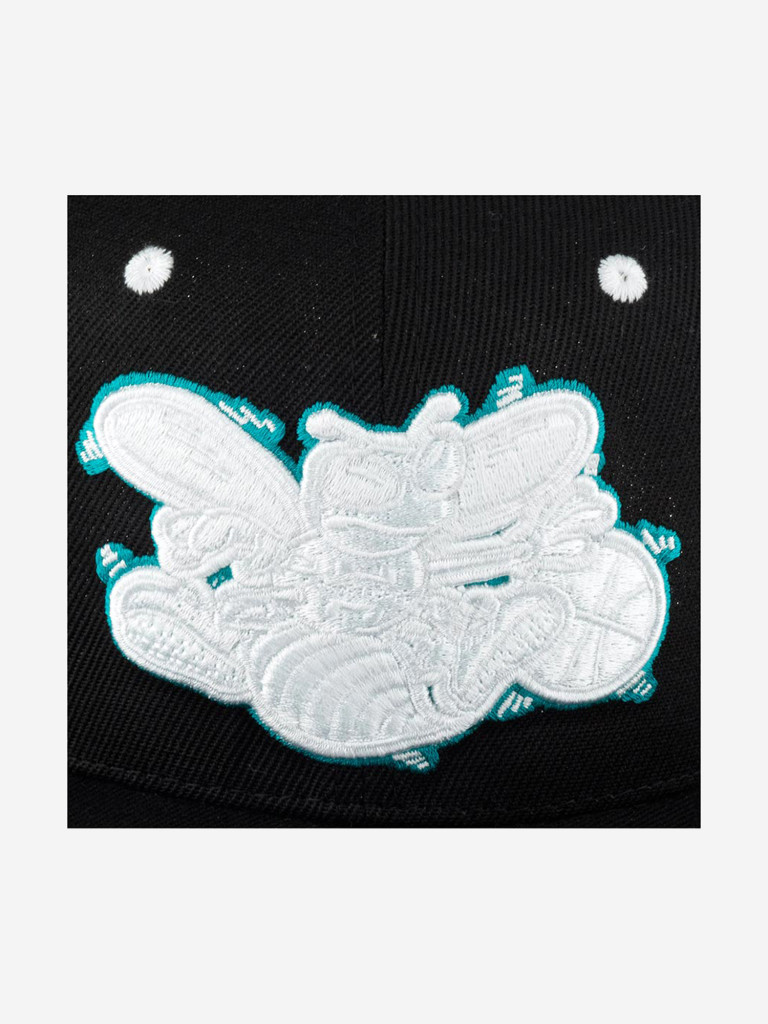 Бейсболка с прямым козырьком MITCHELL NESS 6HSSMM20253-CHOBLCK Charlotte Hornets NBA (черный)