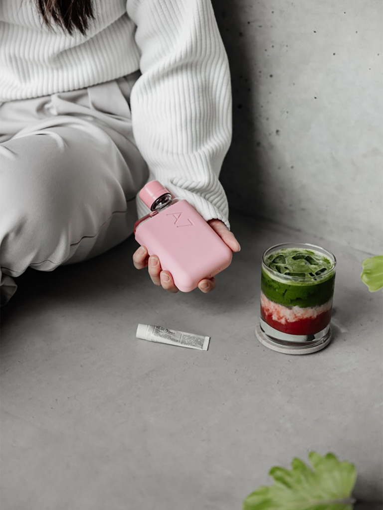 Бутылка с силиконовым чехлом Memobottle A7, светло-розовый