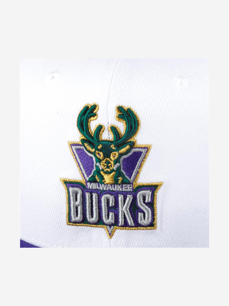 Бейсболка с прямым козырьком MITCHELL NESS 6HSSSH21294-MBUWHPR Milwaukee Bucks NBA (белый)