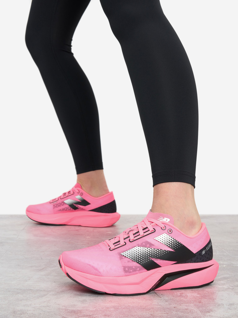 Кроссовки женские New Balance Fuelcell Rebel V4