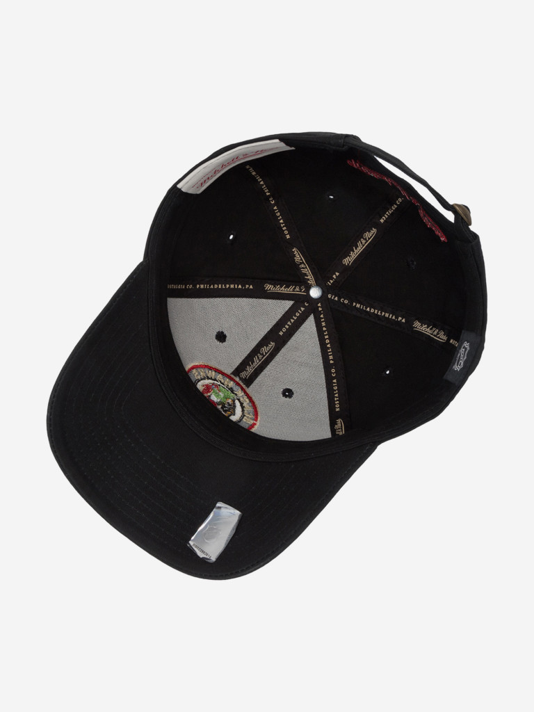 Бейсболка MITCHELL NESS EU1053-CHIBLA-BLK Chicago Blackhawks NHL