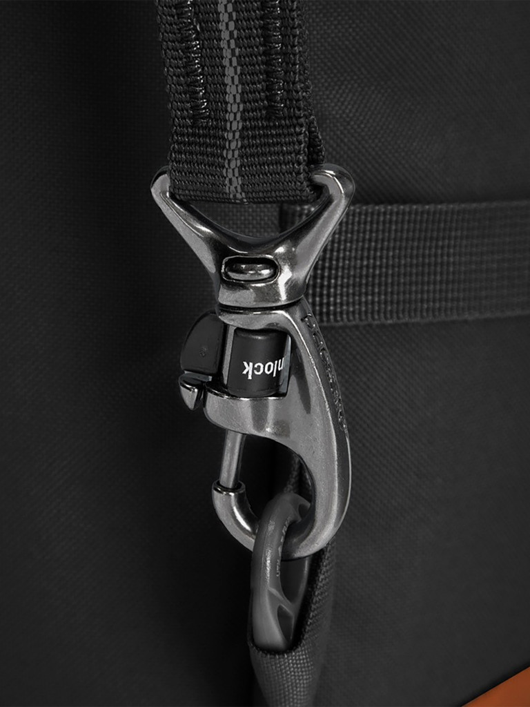 Рюкзак антивор Pacsafe GO Carry-on 44, черная смола, 44 л.