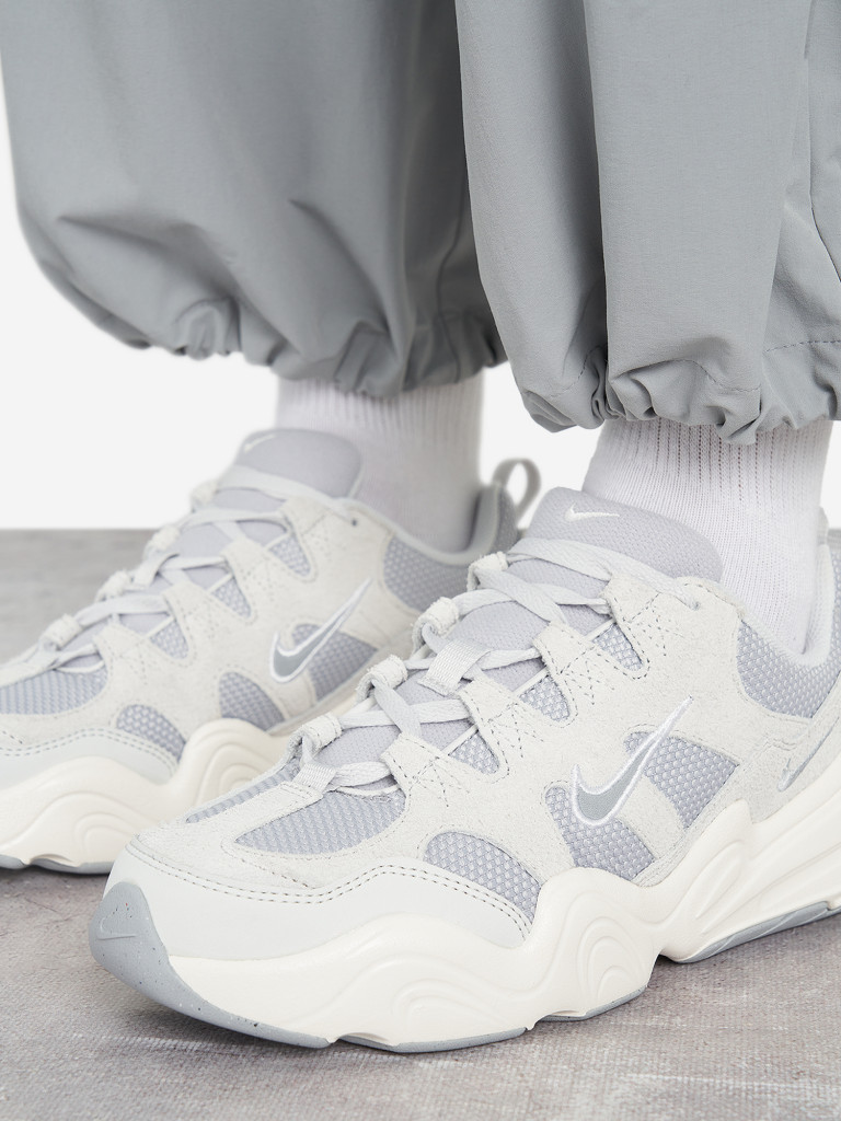 Кроссовки женские Nike Tech Hera