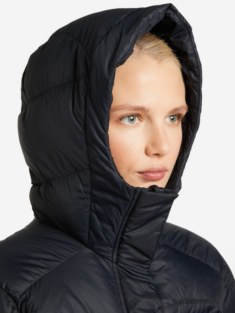 Пуховик женский Peak Performance