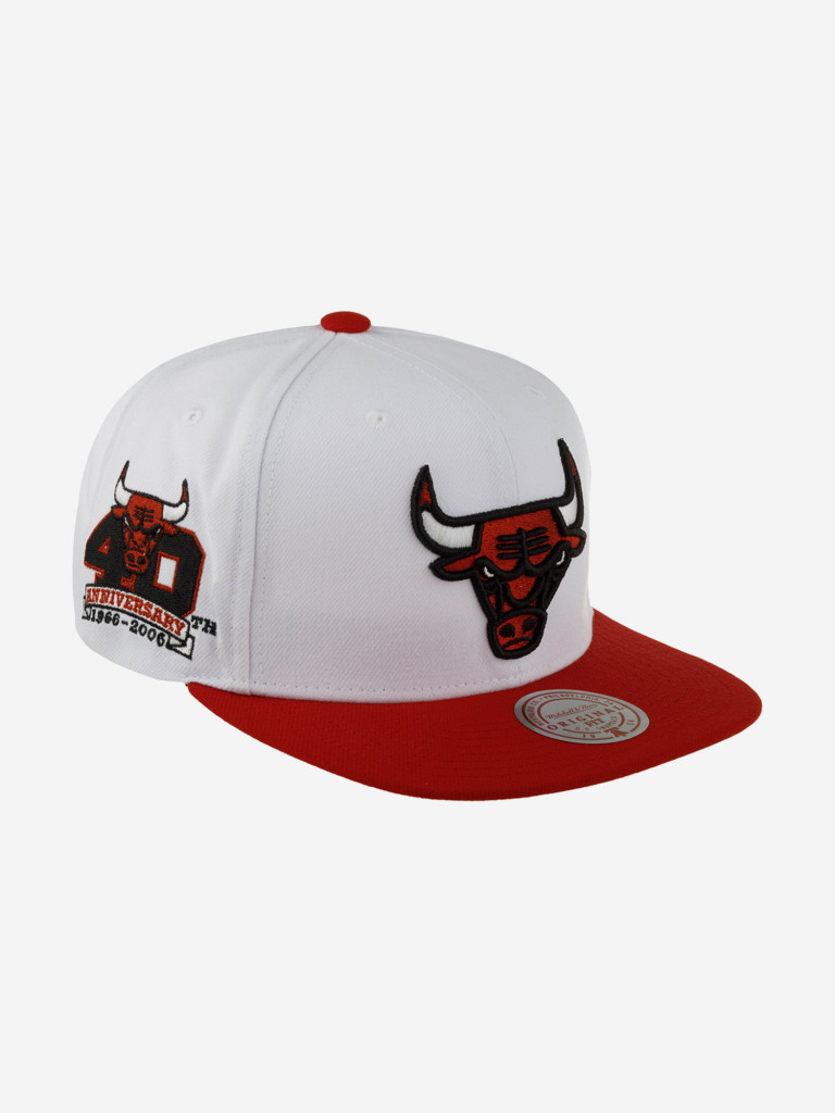 Бейсболка с прямым козырьком MITCHELL NESS HS8791-CBUWHIT Chicago Bulls NBA (белый)
