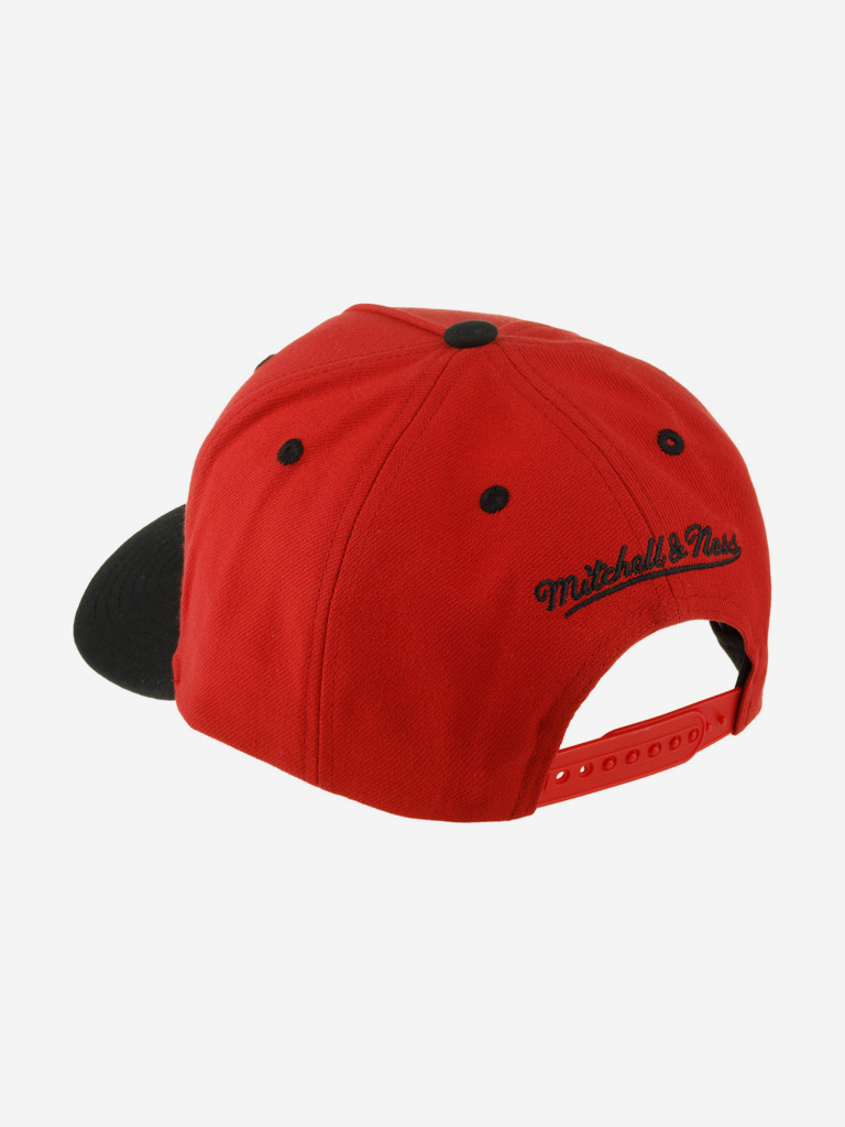 Бейсболка MITCHELL NESS HP8180-CBURED1 Chicago Bulls NBA (красный)