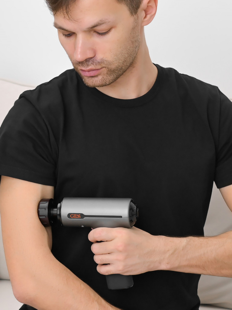 Перкуссионный массажер для тела GESS Revolver Plus, массажный пистолет, ударный, 5 насадок, уникальная насадка с прогревом