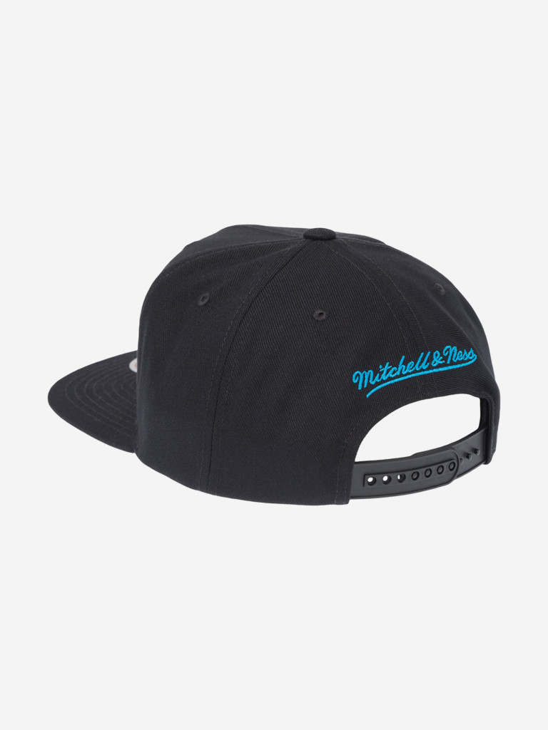 Бейсболка с прямым козырьком MITCHELL NESS HS11472-CBUBLCK Chicago Bulls NBA (черный)