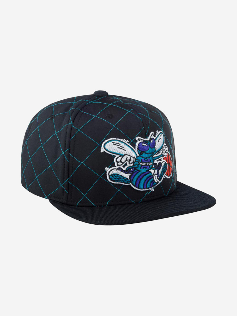 Бейсболка с прямым козырьком MITCHELL NESS HHSS1212-CHOYYPPPBLCK Charlotte Hornets NBA