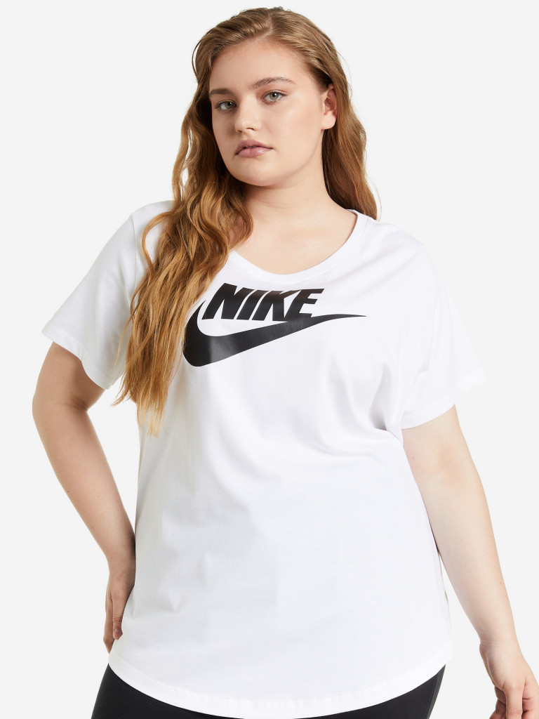 Nike Sportswear Essential Plus Size