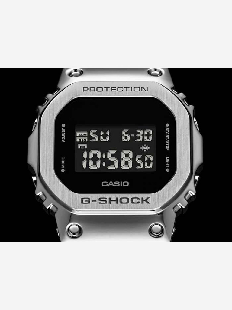 Спортивные часы CASIO G-SHOCK GM-5600U-1E