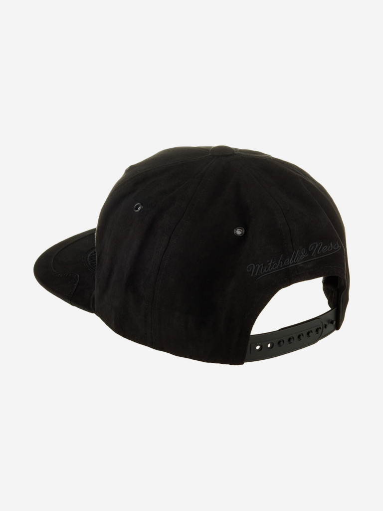 Бейсболка с прямым козырьком MITCHELL NESS HHSS5822-CBUYYPPPBLCK Chicago Bulls NBA