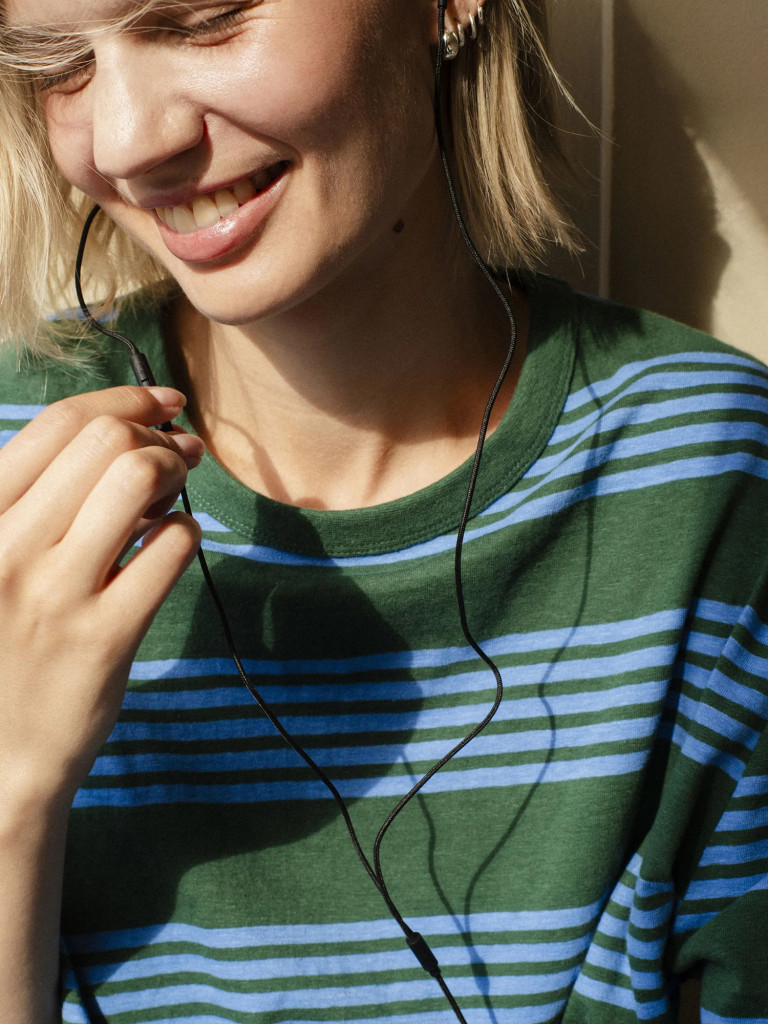 Проводные наушники Sudio V3 Wired Earbuds со встроенным микрофоном, чвет: черный