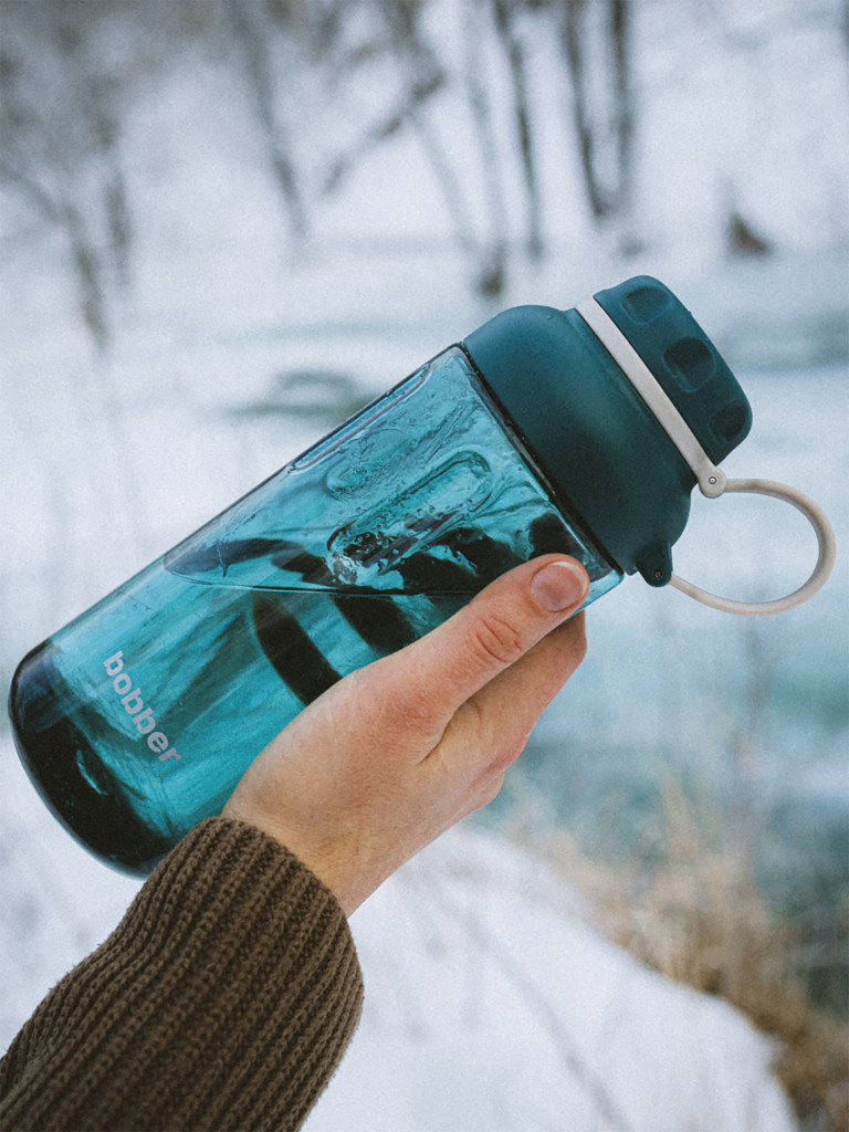 Бутылка тритановая BOBBER Tritan Bottle для холодных напитков с ситечком, 890 мл, темно-бирюзовая