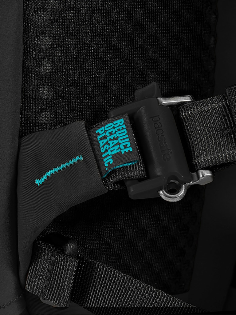 Рюкзак антивор Pacsafe ECO 18, черный ECONYL, 18 л.