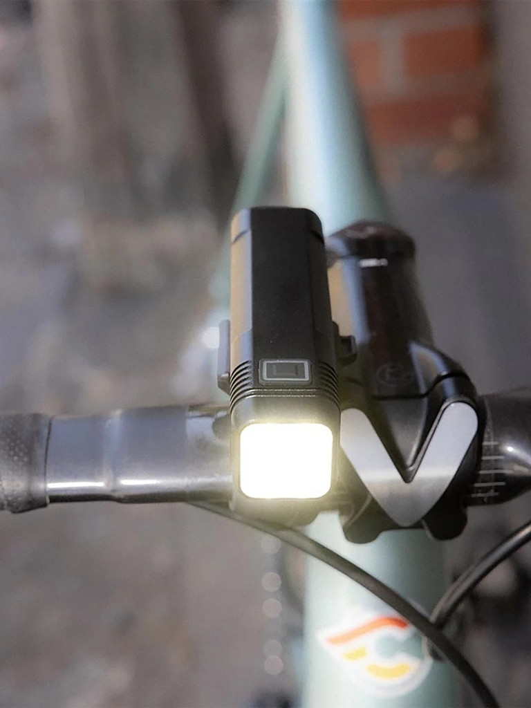 Фонарь передний Knog Blinder 1000