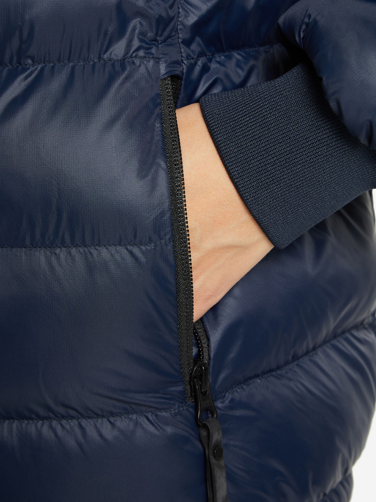 Пуховик женский Peak Performance