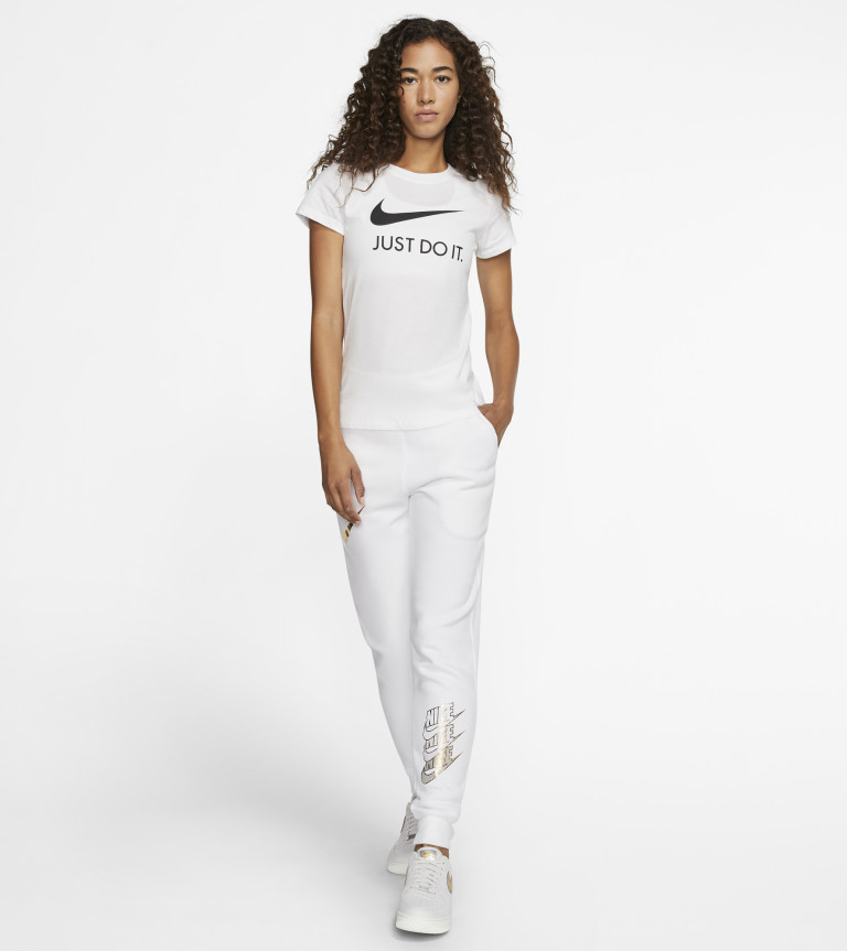 Футболка женская Nike Sportswear