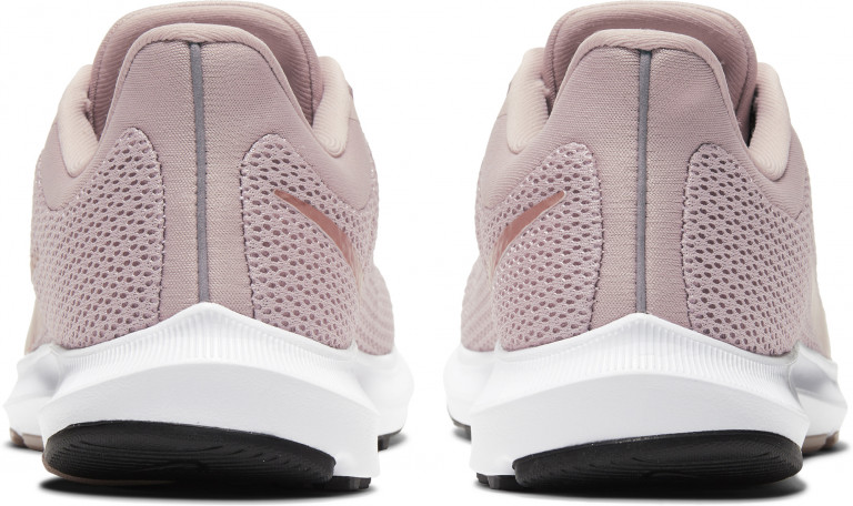 Кроссовки женские Nike Quest 2