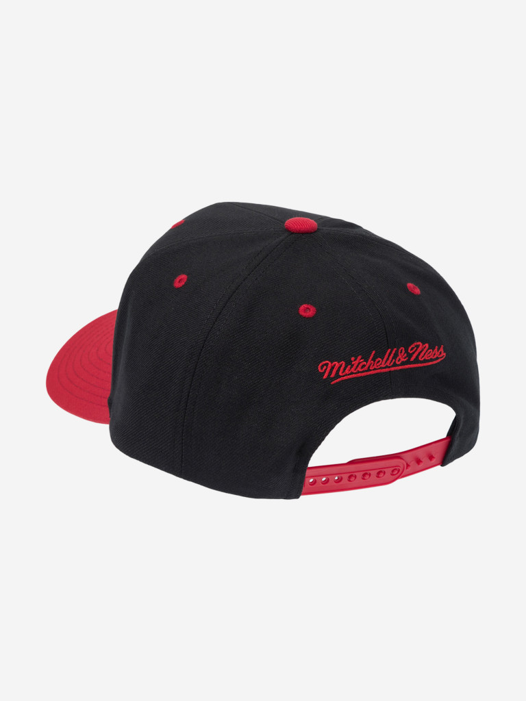 Бейсболка MITCHELL NESS HP8764-CBUBLCK Chicago Bulls NBA (черный)