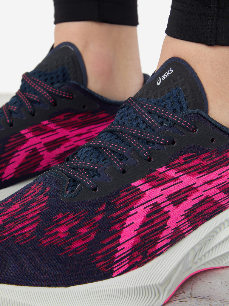 Кроссовки женские ASICS Novablast 3