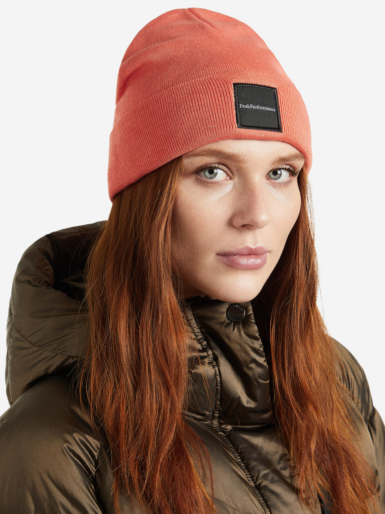 Шапка женская Peak Performance Switch
