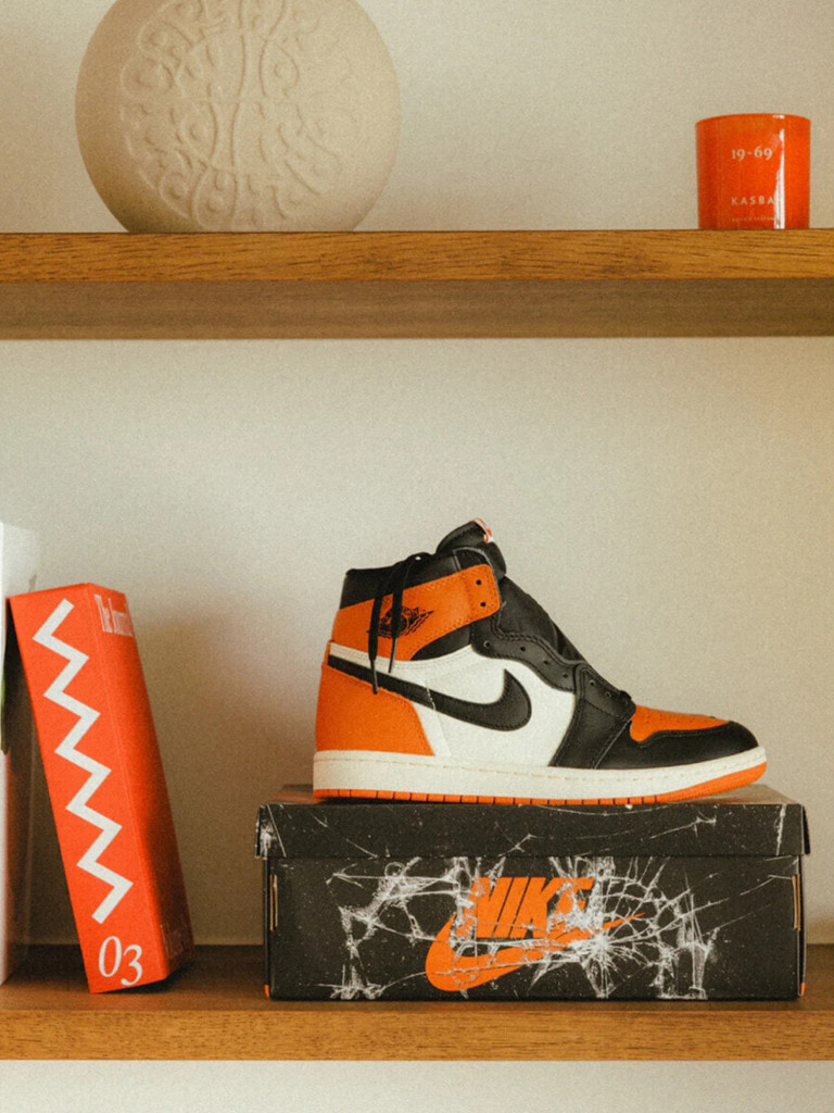 Кроссовки Nike Air Jordan 1 Retro High