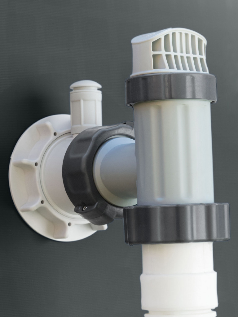 Бассейн каркасный Intex, 549х132 см, фильтр-насос песчаный 7.9м³, лестница, подстилка, тент